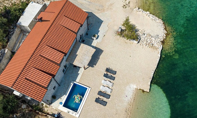 Putnikovic Villa | Beachfront Villa Olive Mill with pool