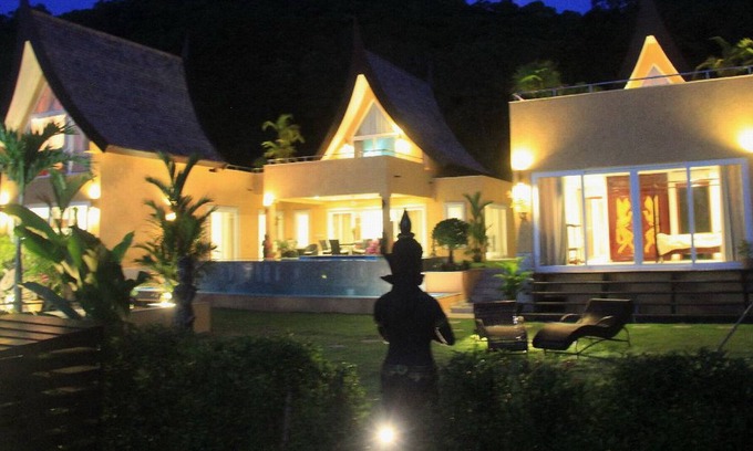 Rayong House | Beachfront Villa Surine, Koh Samed