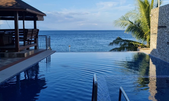 Batangas City House | Beachfront Villa with Infinity Pool, Well-Equipped Kitchen & Breathtaking Views