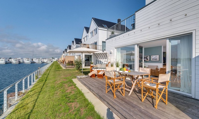 Olpenitz Apartment | Beachhouse on the Baltic Sea: "Pier 51" with south-facing terrace & sauna right on the waterfront