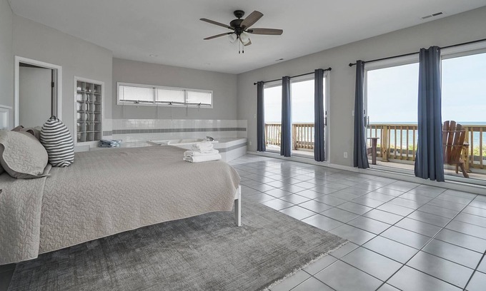 Cottage Line Apartment | Beachhouse Penthouse with a Pool!