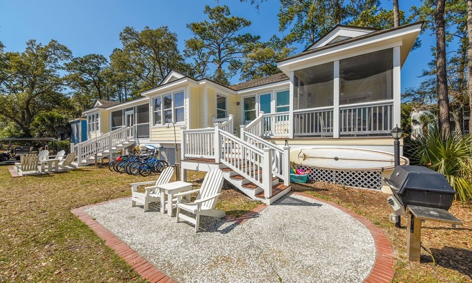 Melrose on the Beach House | BEACHIN IT Oceanfront! sleeps 20 Cart included with booking