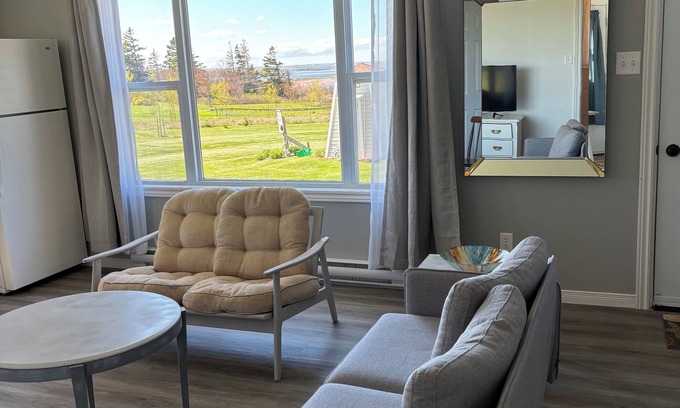 Beach Point Cottage | Beachpoint Retreat guest Cottage