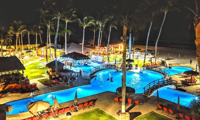 El Marasal Apartment | Beachside 2BR Condo in well appointed resort