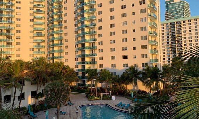Hollywood South Central Beach Apartment | Beachside, 5th floor, 2 bedrooms, 2 full baths