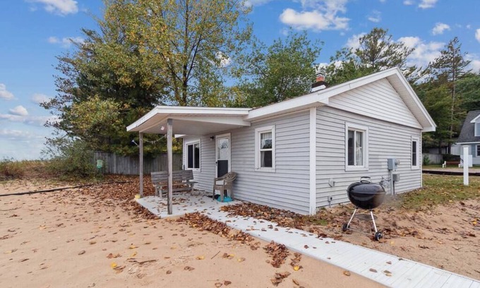 Greenbush House | Beachside Cottages for Groups- Sleeps up to 40!