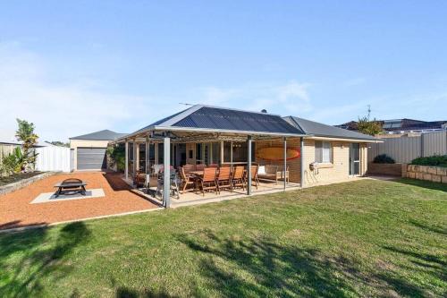 Halls Head House | Beachside Family & Pet Friendly Casa Del Caravel