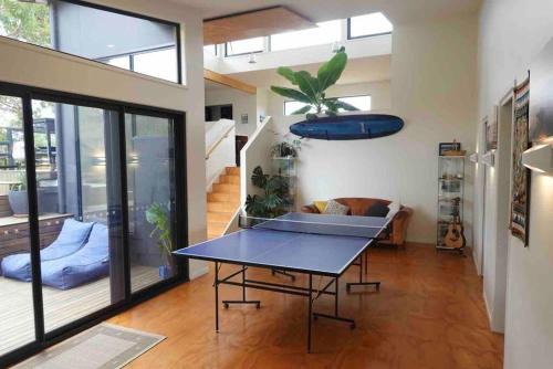 Carlton House | Beachside Family Surf Retreat