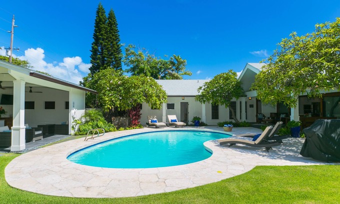 Kailua House | Beachside 🏖 Family, vacation home with pool 🌺 NO CLEANING FEE!
