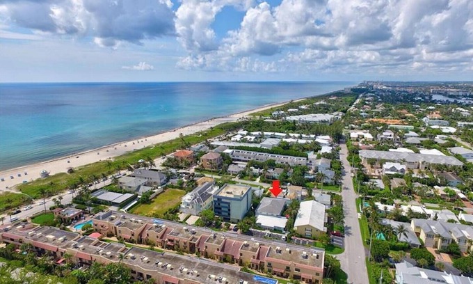 Delray Beach Condo | Beachside Gem Steps to the Sand!