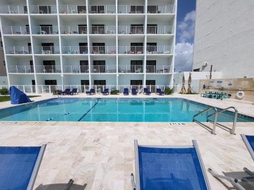 Daytona Beach Shores Hotel | Beachside Hotel