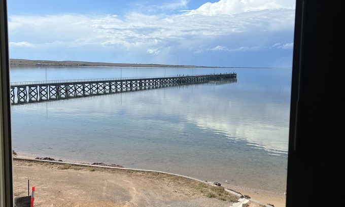 Ripon Apartment | Beachside & Jetty View Apartment 7 (Sea Eagles Nest Apt)