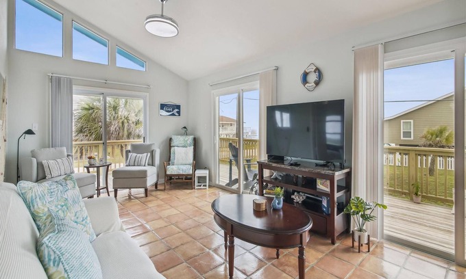 Bermuda Beach Cottage | Beachside Pearl