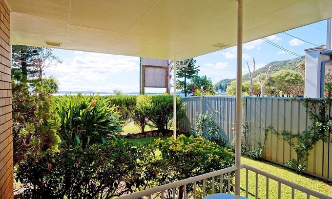 Shoal Bay Hotel | Beachside Shoal Bay Unit 2