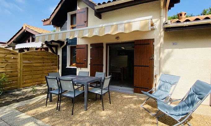 Capbreton Villa | Beachside Villa with Shared Pool & Terrace