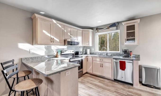 Sister Bay Condo | Beachview Condo No 5