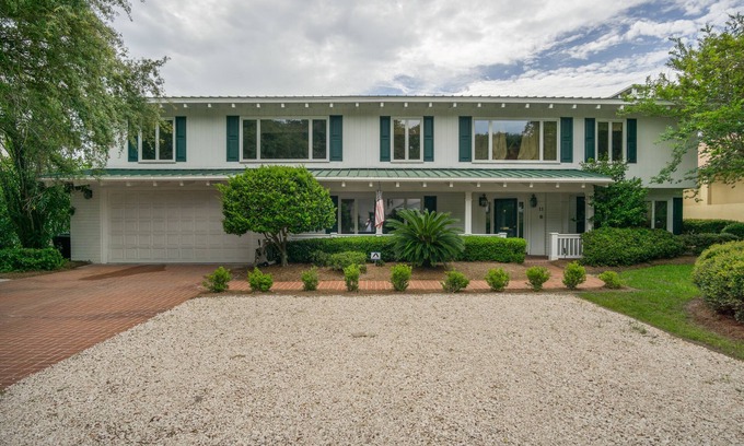 Jekyll Island House | Beachview Cottage Jekyll Island-6 BR 4B Cottage With Pool (heating available)