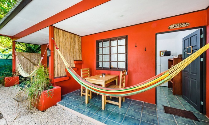 Palm Beach Estates Apartment | Beachwalk Casita>AC>Full Kitchen>Laundry>300mbps WIFI>