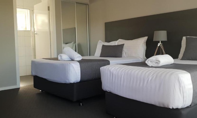 Ulverstone Hotel | Beachway Motel