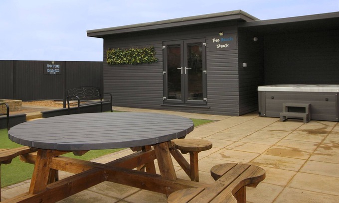 Prestatyn Cottage | BEACHWAY, pet friendly, country holiday cottage in Prestatyn