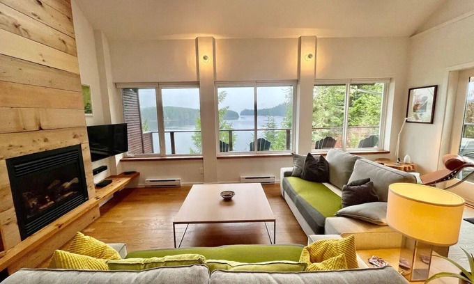 Ucluelet Cabin | Beachwood-Home near Pacific Rim National Park