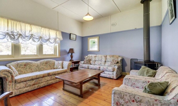Lake Tyers Beach House | Beacon Cottage - Lake Tyers Beach