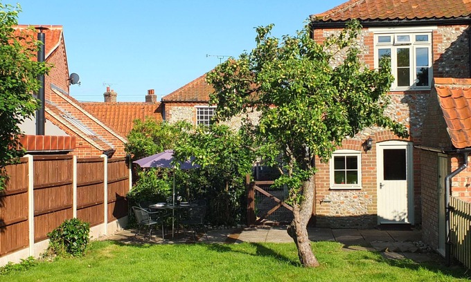 Briston Cottage | Beaconsfield Cottage