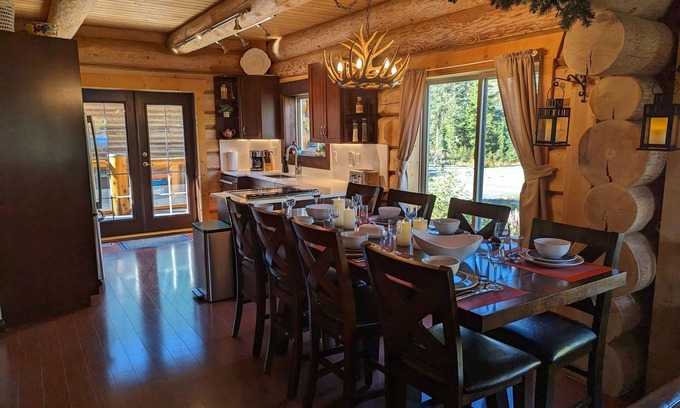 Hemlock Valley Ski Chalet | Bear Behind Lodge