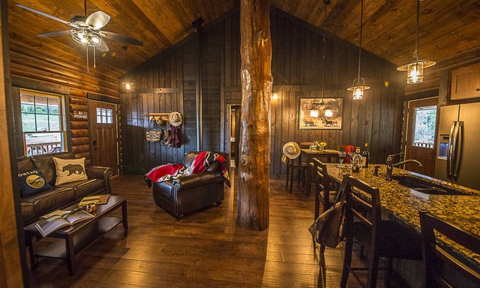 Jardine Cabin | Bear Creek Cabin 1 - 2 bed 2 bath, sleeps 6