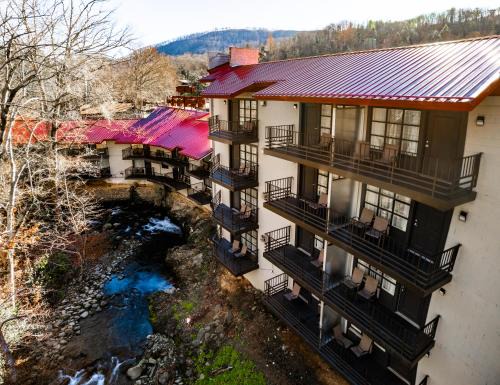 Gatlinburg Hotel | Bear Creek Inn Gatlinburg, TN