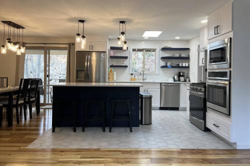 Larkspur House | Bear Creek Retreat