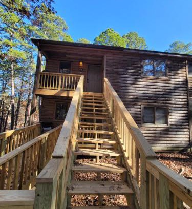 Mount Ida House | Bear Den on Lake Ouachita 2BR Condo at Mountain Harbor Resort