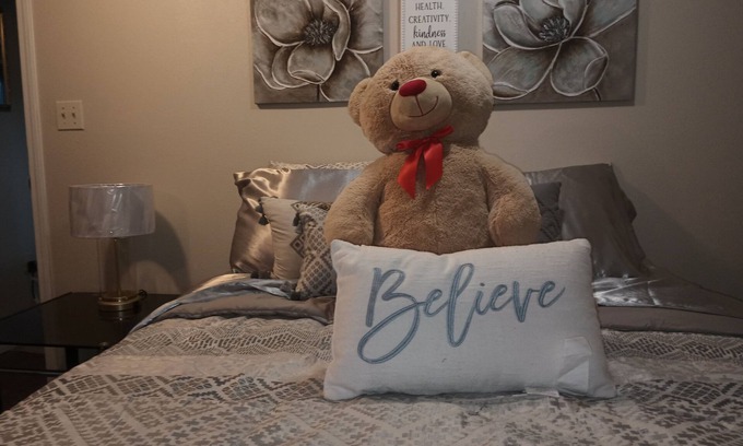 Kirtland House | Bear Habitat-11A - Entire Mobile Home -nBook now for a bear-y wonderful stay!