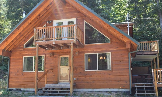 Packwood Cabin | Bear Hideaway | Wi-fi | 2 Bed, 2 Bath