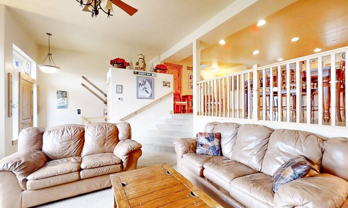 Bear Hollow Village House | Bear Hollow Village Townhome | Pool, Gym & Private Hot Tub | Near the Slopes