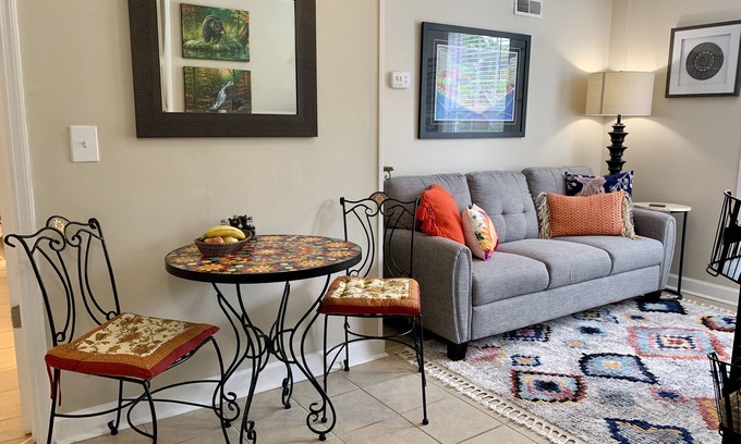 St. Elmo Improvement League Apartment | Bear House 1890, Sherfey Suite, Perfect Getaway, Walk to Cafes, Outdoor Activity