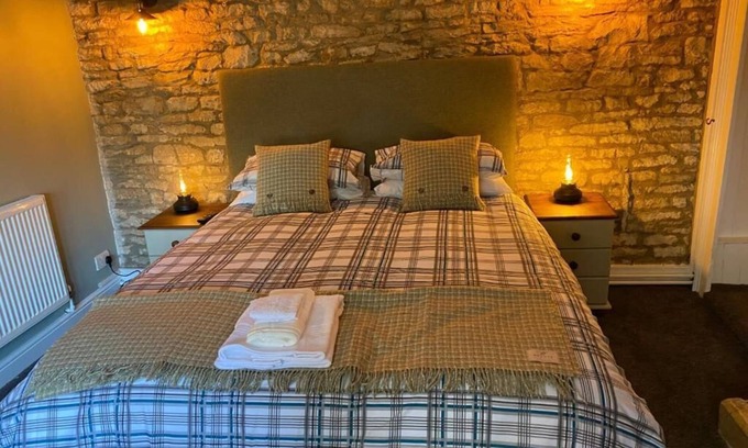 Stroud Bed & Breakfast | Bear Inn