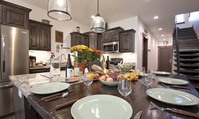 Victor House | Bear Lair at Teton Valley Idaho - Jackson Hole