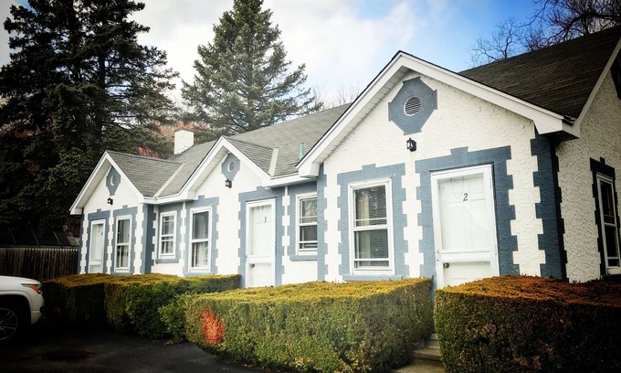 Fort Montgomery House | Bear Mountain Bridge Motel Regular Room
