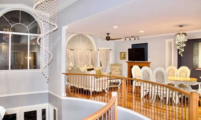 Langford House | Bear Mountain Getaway close to the golf coursen