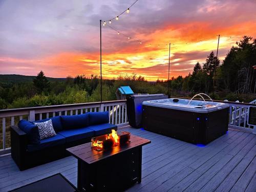 Robbinston House | Bear Mountain Lodge. 560 Acre Wooded Estate.