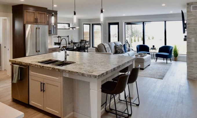 Dashwood Cottage | Bear Necessities New Luxury Lakefront.