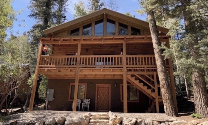Cloudcroft House | Bear Paw Cabin near Lincoln National Forest 2,400 sq. ft.