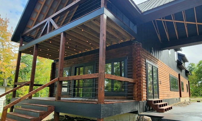 Pine River Cabin | Bear Paw Cabin on the lake, with private water access, quiet getaway sleeps 10
