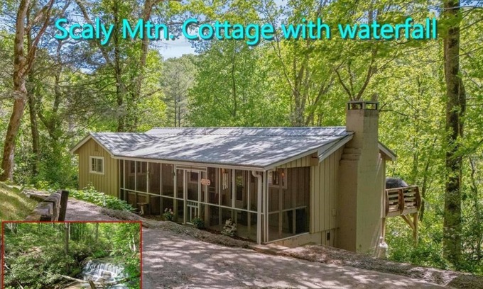 Scaly Mountain Cabin | Bear Ridge Cabin. HOT TUB Just Added! Cozy & Secluded. Close to Highlands, NC.