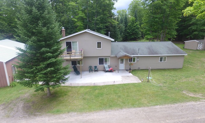 Hillman House | Bear swamp lodge right side