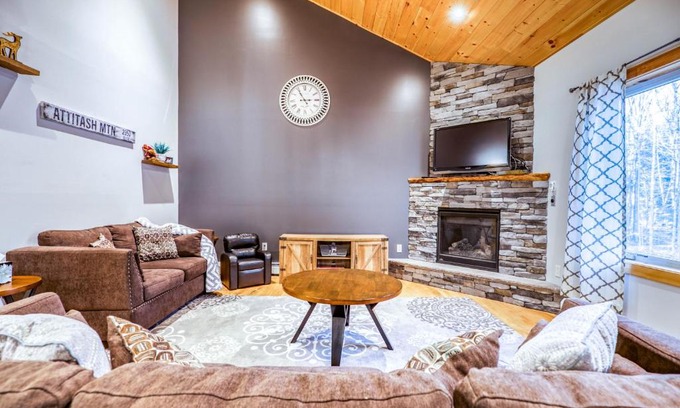 Bartlett House | Bear Village 14
