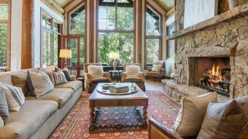 Edwards House | Bearberry Lodge