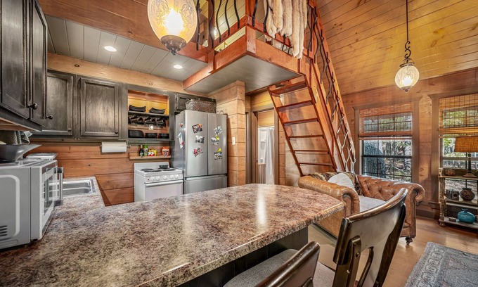 Mentone Cabin | Bearfoot Bungalow-family fun getaway