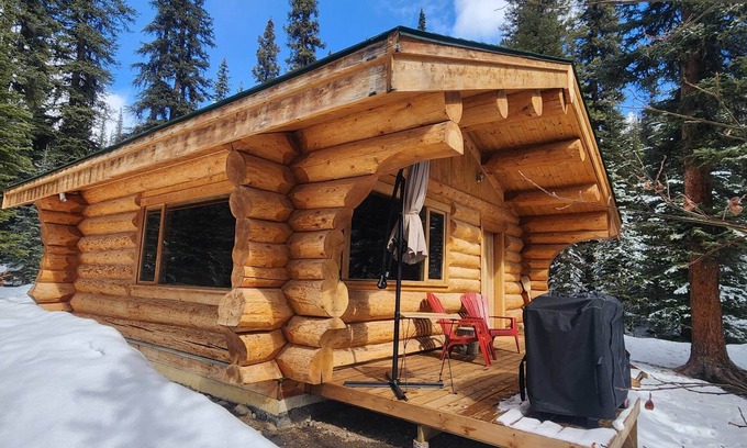 Jasper Cabin | Bears Den, Log Cabin, Remote, Off Grid Wilderness location, adj Jasper Nat Park